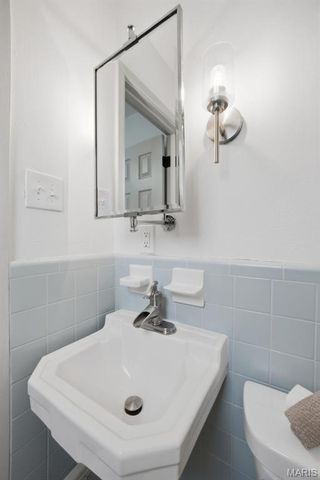 1110 Hallwood Drive, Florissant, MO 63033