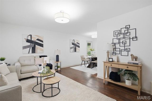 1110 Hallwood Drive, Florissant, MO 63033