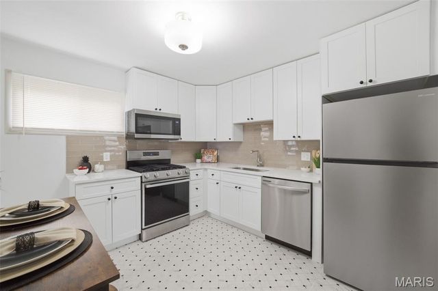 1110 Hallwood Drive, Florissant, MO 63033