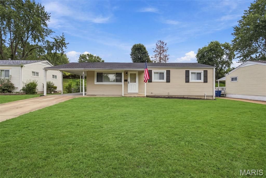 1110 Hallwood Drive, Florissant, MO 63033