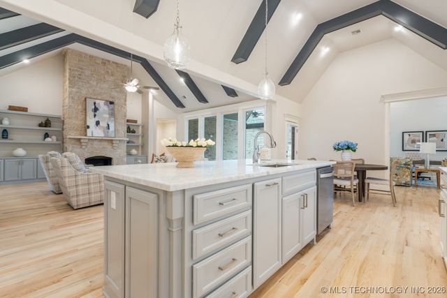 5809 E 126th Place S, Tulsa, OK 74008