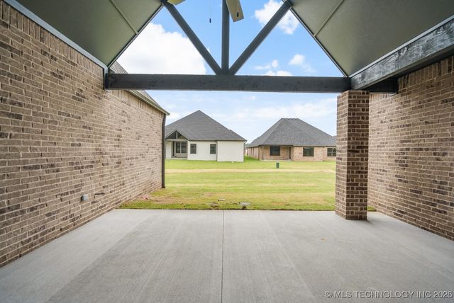 5809 E 126th Place S, Tulsa, OK 74008