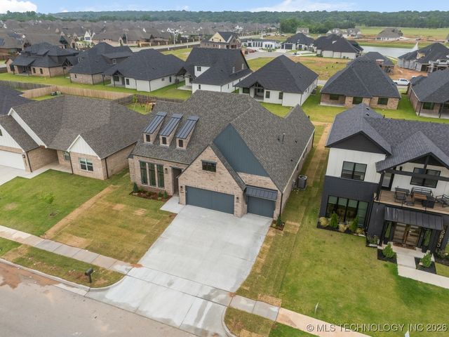 5809 E 126th Place S, Tulsa, OK 74008