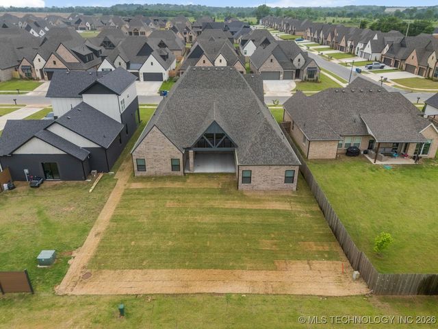 5809 E 126th Place S, Tulsa, OK 74008