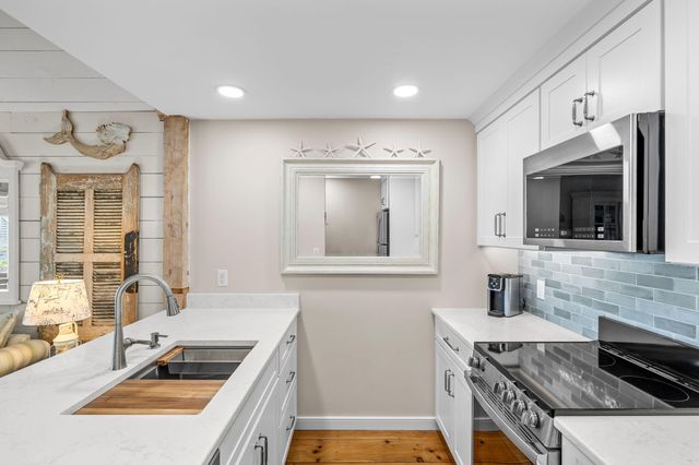 26 Vineyard View Lane UNIT 26, Mashpee, MA 02649