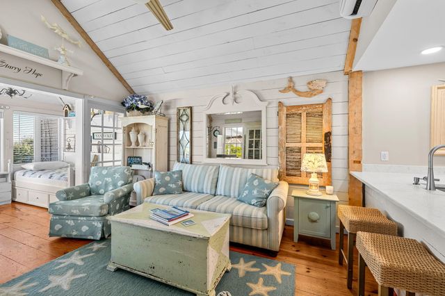 26 Vineyard View Lane UNIT 26, Mashpee, MA 02649