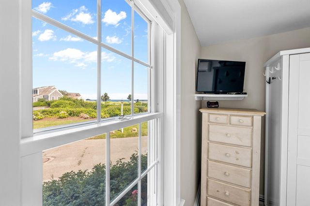 26 Vineyard View Lane UNIT 26, Mashpee, MA 02649