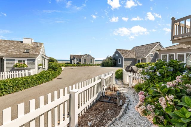 26 Vineyard View Lane UNIT 26, Mashpee, MA 02649