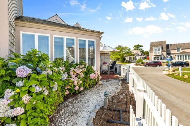 26 Vineyard View Lane UNIT 26, Mashpee, MA 02649