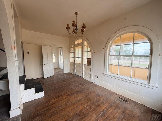 1055 3rd St, Penrose, CO 81240