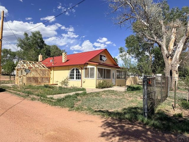 1055 3rd St, Penrose, CO 81240