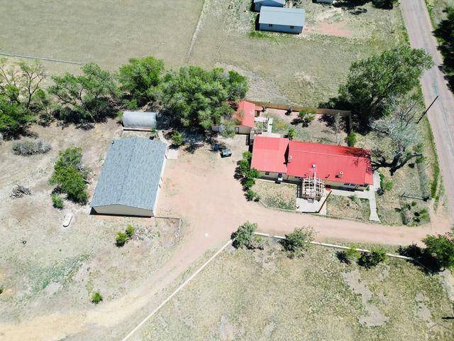 1055 3rd St, Penrose, CO 81240