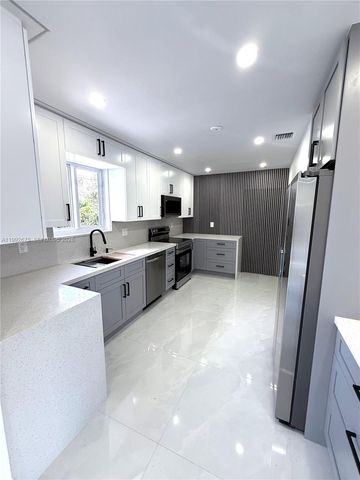 17860 SW 110th Ct, Miami, FL 33157