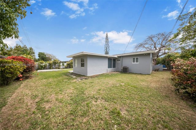 17860 SW 110th Ct, Miami, FL 33157