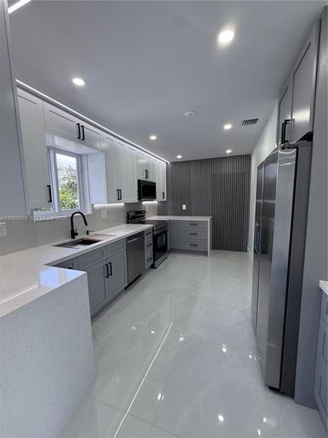 17860 SW 110th Ct, Miami, FL 33157