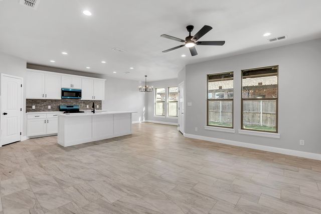 2608 Beachwood St, Midland, TX 79706