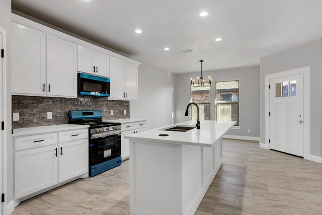 2608 Beachwood St, Midland, TX 79706