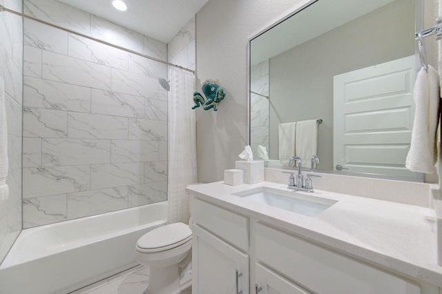 911 W 35th Street D, Houston, TX 77018