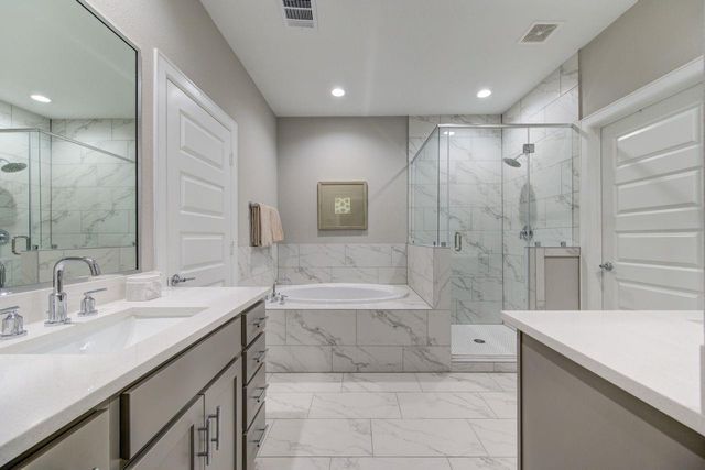911 W 35th Street D, Houston, TX 77018