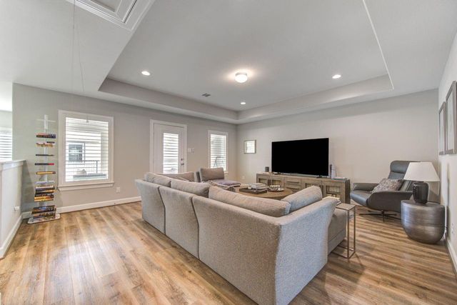 911 W 35th Street D, Houston, TX 77018
