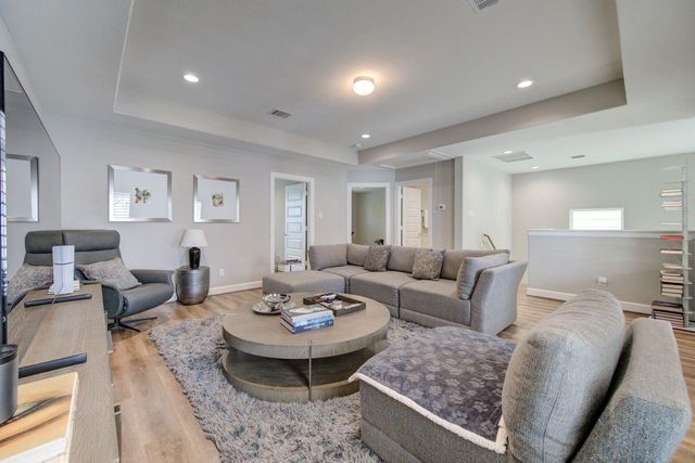 911 W 35th Street D, Houston, TX 77018