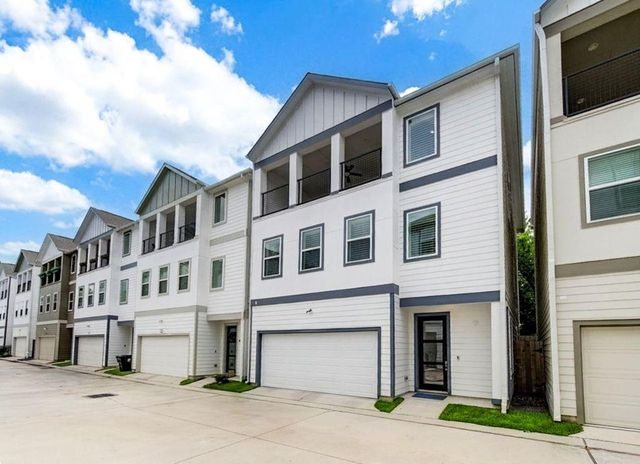 911 W 35th Street D, Houston, TX 77018