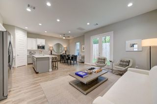 911 W 35th Street D, Houston, TX 77018