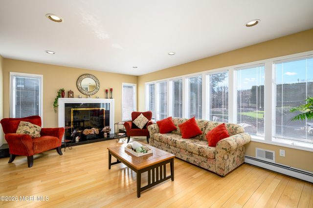 29 Terence Drive, Manalapan, NJ 07726