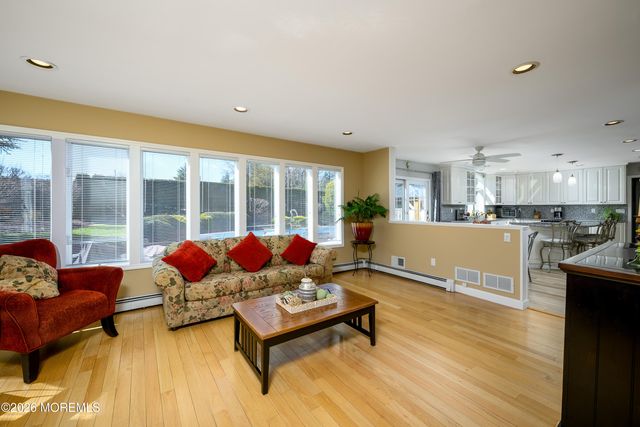 29 Terence Drive, Manalapan, NJ 07726