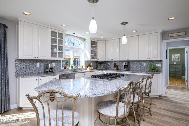 29 Terence Drive, Manalapan, NJ 07726