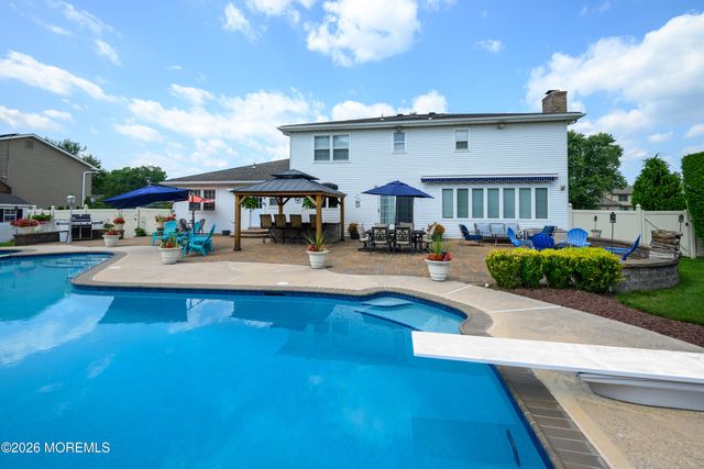 29 Terence Drive, Manalapan, NJ 07726