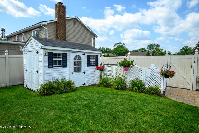 29 Terence Drive, Manalapan, NJ 07726