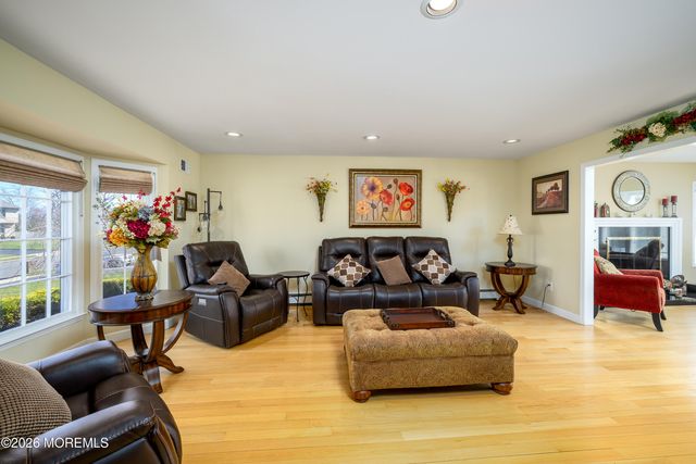 29 Terence Drive, Manalapan, NJ 07726