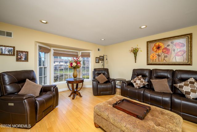 29 Terence Drive, Manalapan, NJ 07726