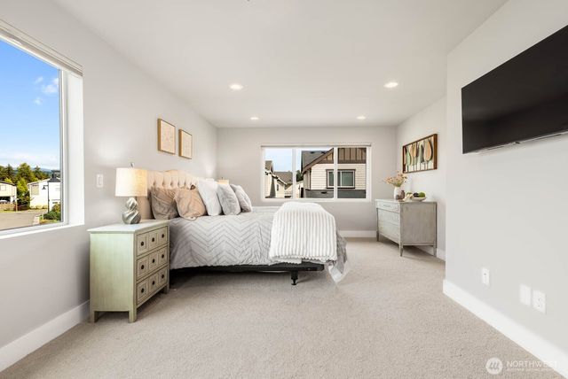 32698 Madrona Avenue SE, Black Diamond, WA 98010