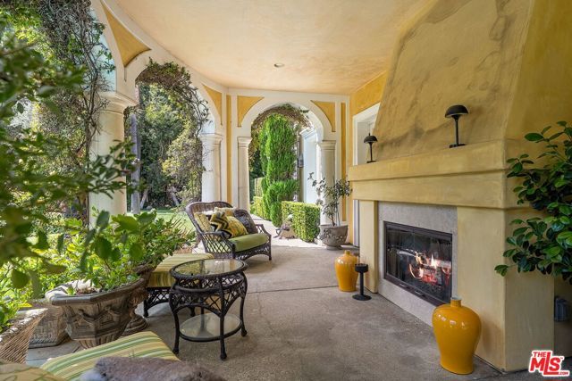 13935 Durham Road, Beverly Hills, CA 90210