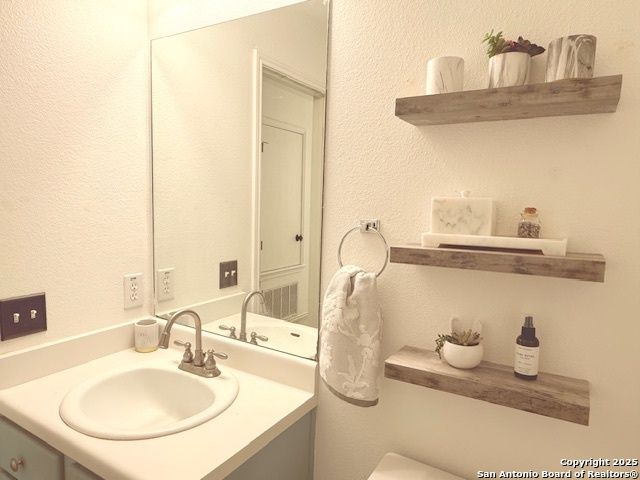 5122 Crestwood Hill, San Antonio, TX 78244