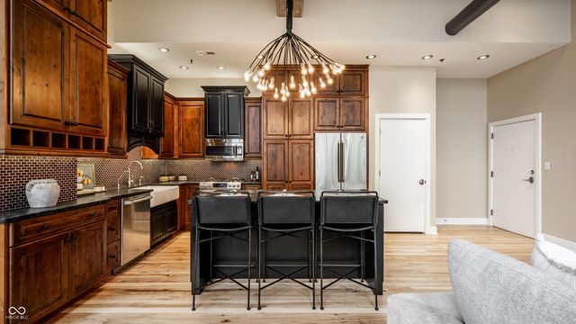 611 N Park Avenue 101, Indianapolis, IN 46204