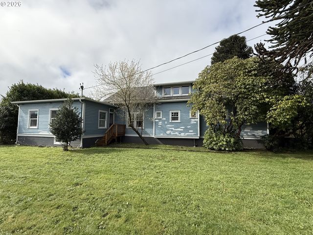 2505 1ST St, Tillamook, OR 97141