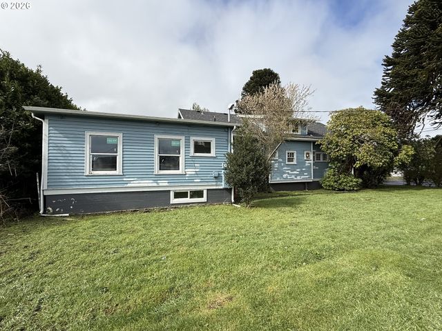 2505 1ST St, Tillamook, OR 97141