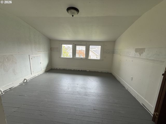 2505 1ST St, Tillamook, OR 97141