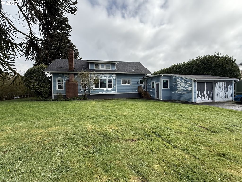 2505 1ST St, Tillamook, OR 97141