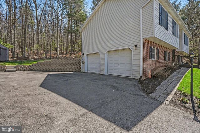 48 LIBERTY DR, Mount Holly Springs, PA 17065