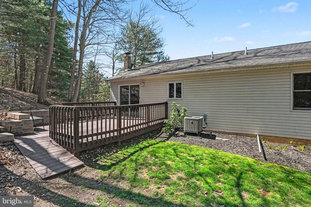 48 LIBERTY DR, Mount Holly Springs, PA 17065