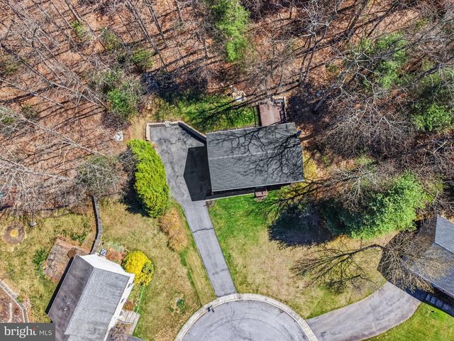 48 LIBERTY DR, Mount Holly Springs, PA 17065