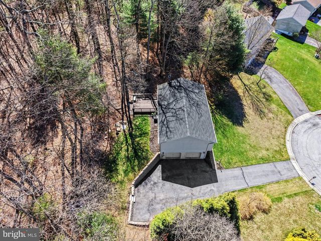 48 LIBERTY DR, Mount Holly Springs, PA 17065