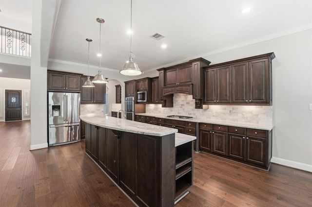 5830 Vineyard Creek Lane, Houston, TX 77365