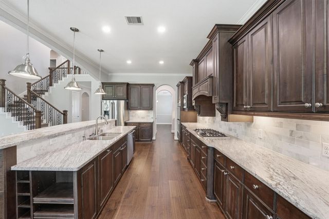 5830 Vineyard Creek Lane, Houston, TX 77365