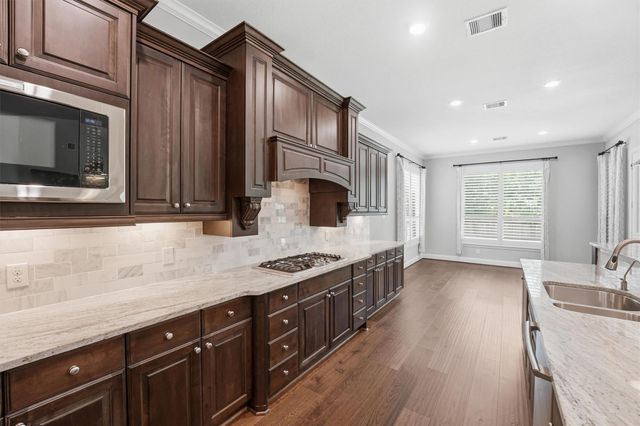 5830 Vineyard Creek Lane, Houston, TX 77365