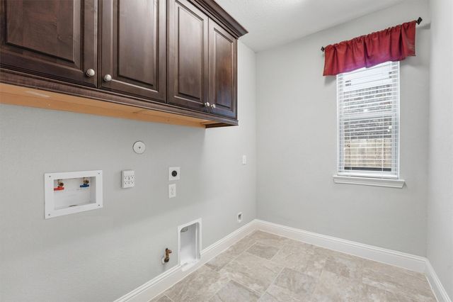 5830 Vineyard Creek Lane, Houston, TX 77365